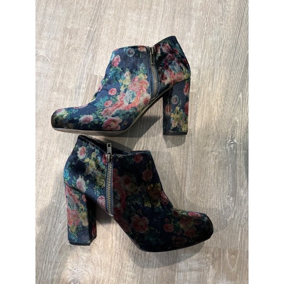 Madden Girl Floral Velvet Ankle Booties Block‎ Heel Side Zip Closure - Picture 5 of 6